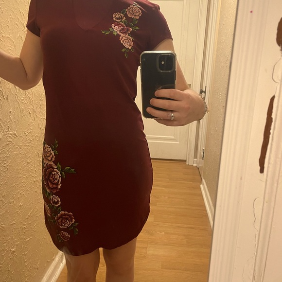 Floral Embroidery Dress - Picture 7 of 7